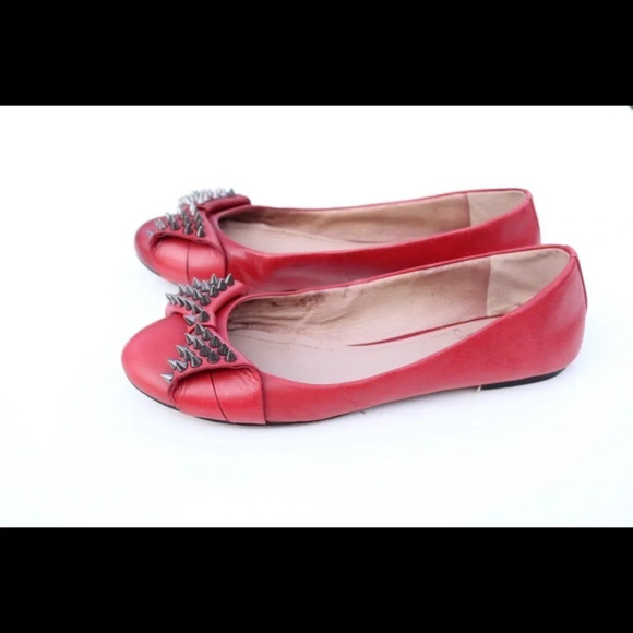 Vince Camuto studded flats - Picture 1 of 8